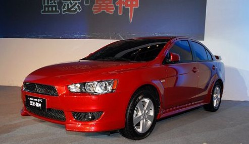 迪拜人均月收入_月收入6000买啥车(2)